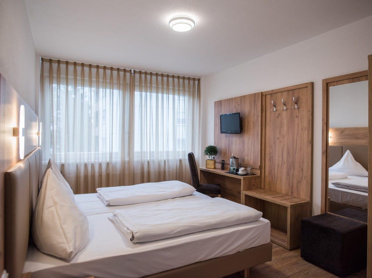 Hotel Leo Eggenstein-Leopoldshafen Zewnętrze zdjęcie