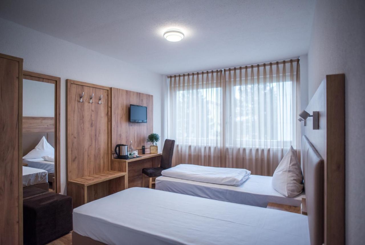 Hotel Leo Eggenstein-Leopoldshafen Zewnętrze zdjęcie